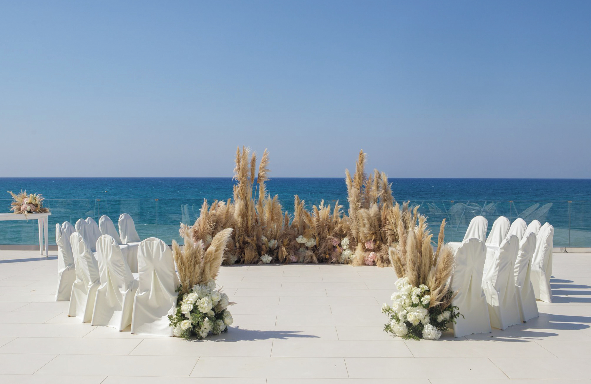 //www.jet2holidays.com/-/media/assets/wedding custom overviews/jet2 weddings images 101025/her_69703_ikaros_beach_luxury_resort_and_spa_1025_jet2weddings_01_689x448.jpg